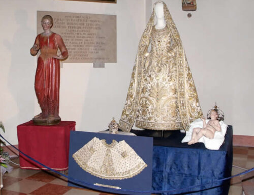 Statua della Madonna della Misericordia